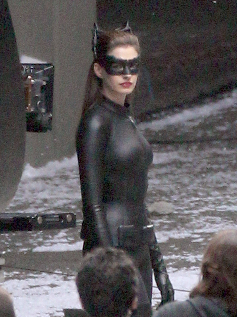 Illustration for article titled The Dark Knight Rises — 30 Catwoman Set Pictures